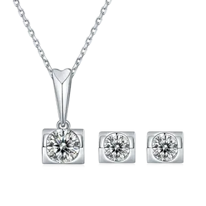 Versandfertige Moissanite-Sets S925 Sterling-Silber plattiert mit Echtgold-Halsband Stecker-Ohrringe Schmuck-Set Online-Shop