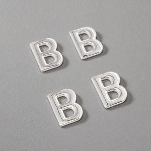 <span class=keywords><strong>Étiquette</strong></span>s composites en métal et caoutchouc pour vêtements <span class=keywords><strong>de</strong></span> luxe <span class=keywords><strong>Étiquette</strong></span>s <span class=keywords><strong>de</strong></span> <span class=keywords><strong>vêtement</strong></span> inspirées du matériel <span class=keywords><strong>de</strong></span> restauration lavable pour chaussures et sacs - Product Image 2