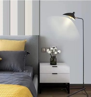 Lampe sur pied en métal noir nordique Serge Mouille en gros
