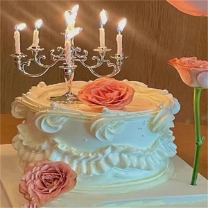 Adornos para Velas de Pastel de Cumpleaños, Decoraciones de Candelabros Retro Europeos y Americanos de Plástico, Suministros Decorativos para Postres - Product Image 2