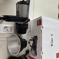 Triopo Mars 150Bi 5600K Aurora COB LED Video Light, CRI 95+, TLCI 97+, Effets FX intégrés, Mode silencieux, Photographie de nature morte