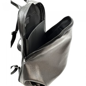 Sac à dos élégant en cuir véritable pour femme, durable, multi-compartiments, avec fermeture éclair, idéal pour l'école, les voyages, le bureau et le travail - Product Image 3