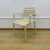 Fauteuil d'extérieur en plastique toutes saisons, empilable, imperméable, facile à nettoyer, chaise d'appoint pour jardin, terrasse, avec dossier