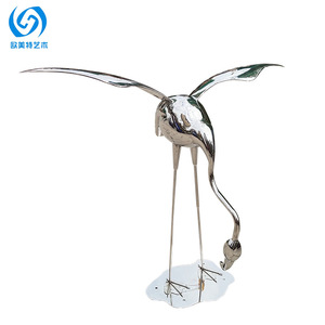 Sculpture d'art européenne et américaine en acier inoxydable : Grue et Flamant rose, Fontaine d'eau extérieure sur pied - Product Image 2