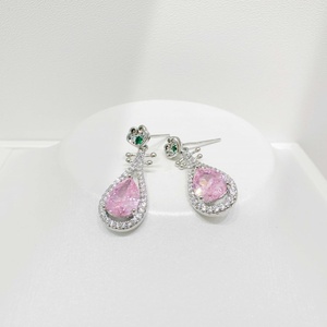 Boucles d'oreilles clous en argent 925 plaqué or rose, pierre naturelle rose, zircon goutte d'eau, hypoallergéniques, pour filles, idéales pour fêtes et mariages - Product Image 1