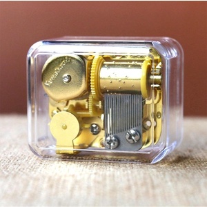 Boîte <span class=keywords><strong>à</strong></span> musique en acrylique transparente dorée <span class=keywords><strong>à</strong></span> remonter avec <span class=keywords><strong>chanson</strong></span> personnalisée, en métal argenté, <span class=keywords><strong>pour</strong></span> <span class=keywords><strong>anniversaire</strong></span>, Noël, Saint-Valentin - Product Image 5