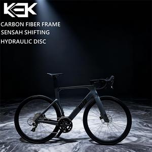 Vélo de route aérodynamique en fibre de carbone KOZO, vente en gros directe d'usine, 700C, frein à disque hydraulique Sensah 24S, léger, vélo de haute qualité - Product Image 1