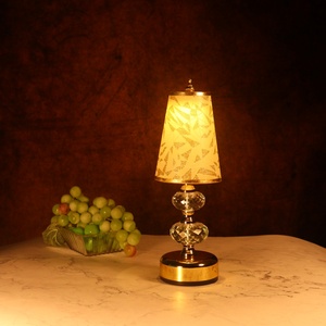 Lampe de bureau LED portable de luxe à piles avec fonction lumineuse, design moderne à abat-jour conique pour la maison et le bureau - Product Image 6