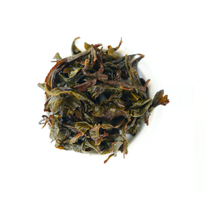 Tè Oolong: una fuga rilassante. Rinomato per il suo Aroma floreale pronunciato che ricorda le orchidee, questo tè offre un liscio - Product Image 2