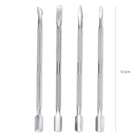 Poussoir à cuticules double face en acier inoxydable Outil de beauté pour le nettoyage des ongles