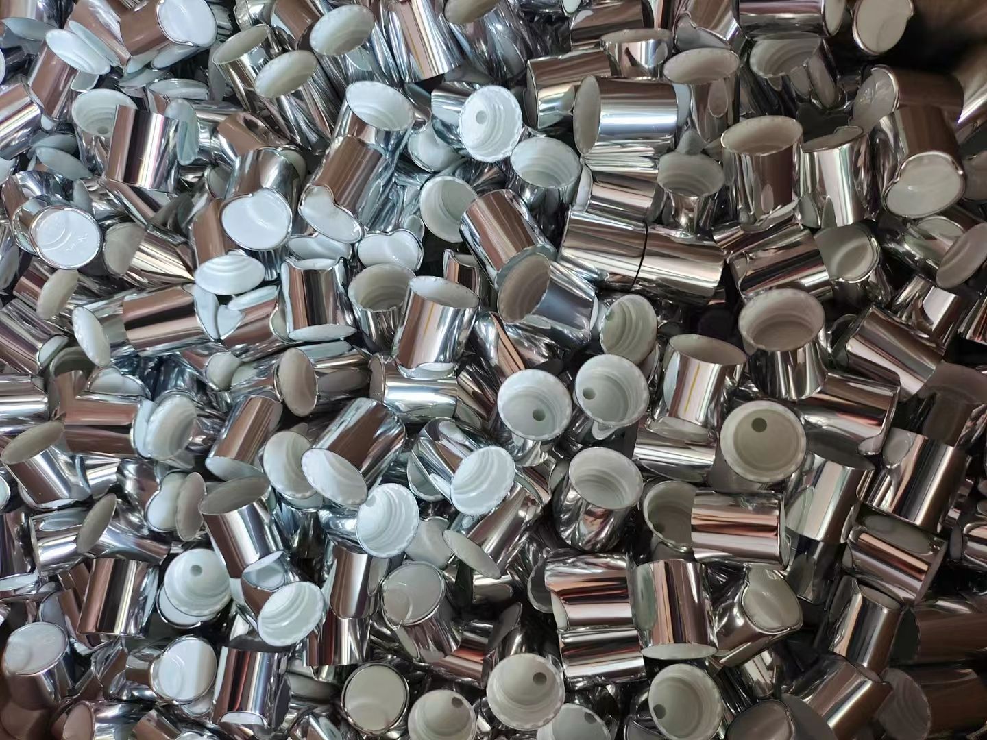 ฝาครอบแผ่นดิสก์สีเงิน