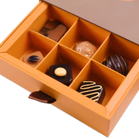 Günstige Handgefertigte Luxus-Schokoladenbox mit Papier-Trennwand und Geprägtem Design aus Guangdong