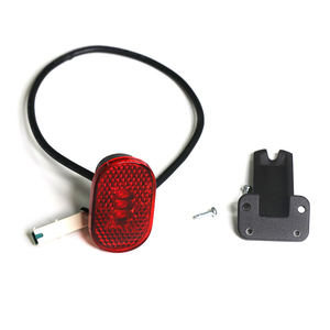 Superbsail phares arrière LED pour <span class=keywords><strong>Xiaomi</strong></span> <span class=keywords><strong>PRO</strong></span> <span class=keywords><strong>2</strong></span> Scooter électrique vélo camion remorque lumières coulant tourner frein arrière <span class=keywords><strong>feu</strong></span> arrière - Product Image 1