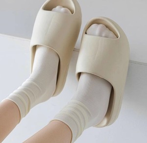 Chaussettes de sport pour femme, deux façons de les porter, respirantes et offrant une sensation de fraîcheur glacée, légères comme des plumes pour l'été - Product Image 1