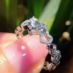 Anello a forma di cuore per donna, semplice e romantico, regalo di San Valentino, elegante accessorio quotidiano per la mano - Product Image 3