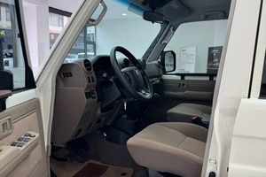 Véhicule d'<span class=keywords><strong>occasion</strong></span> LandCruiser Série <span class=keywords><strong>70</strong></span> 2025 2.8T Turbo Diesel Manuelle 4x4 Gauche R16 5 Places Import Parallèle - Product Image 4