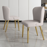 Chaise de salle à manger de luxe en bois massif, métal doré et cuir, avec rembourrage, design moderne et minimaliste pour la maison, l'hôtel, le restaurant