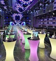 Ensembles de meubles de bar LED portables 16 couleurs tabourets de table de cocktail lumineux pour les événements de banquet de discothèque d'hôtel de club-en plastique