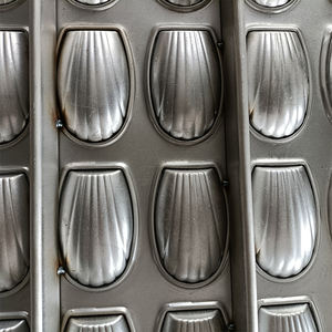 खाद्य ग्रेड फैक्टरी प्रत्यक्ष बिक्री एल्यूमीनियम स्टील मेडेलीन स्वनिर्धारित शास्त्रीय केक मोल्ड पाक ढालना - Product Image 4