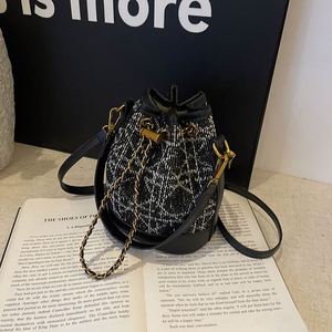 Bolso de Mano de Cadena para Mujer, a la Moda. Se Puede Llevar en la Mano o Usar como Bolso Bandolera. Adecuado para uso diario.8025 - Product Image 3