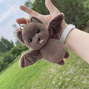 8742 Adorabile Portachiavi Peluche a Forma di Pipistrello, Morbido Ciondolo per Borsa, Ornamento Cartoon per Zaino, Regalo di Halloween per Ragazze - Product Image 4