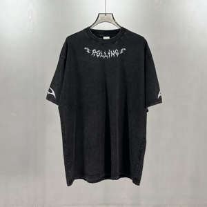 T-shirt noir respirant en coton 250g, effet délavé vintage, portrait de rappeur, logo personnalisé, minimum 30 pièces - Product Image 1