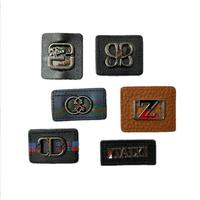 Etiquette personnalisée en cuir noir/marron véritable/gaufré Etiquettes en cuir gaufré avec logo en métal