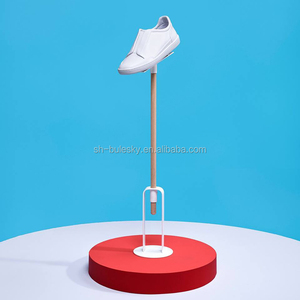 Présentoir de Comptoir pour Magasin de Détail, Présentoir à Chaussures à Talons Hauts en Métal et Bois - Product Image 3