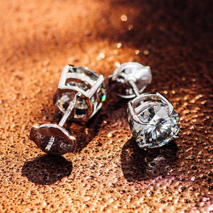 ठीक गहने 14k सोने की बालियां 7.5 मिमी वी बनाम ग्रे लैब में उगाए हुए पुरुषों के कान के छल्ले - Product Image 4