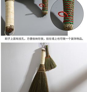 Buena escoba hecha a mano Mini suave con mango sólido Naturaleza retro Sin electricidad estática Escoba de barrido Sofá, coche, esquina y más - Product Image 5