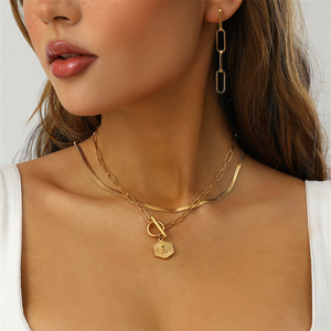 Gargantilla chapada en oro de 18k para mujer, joyerí<span class=keywords><strong>a</strong></span> en capas, cadena de clip de papel ajustable con letra inicial, colgante de moneda, Collar personalizado - Product Image 5