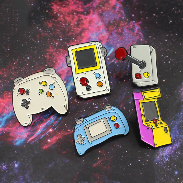Wholesale Manufacture Classic Game Accessories Creative Lapel Pins Badges Custom Cartoon Enamel Pin Game Player