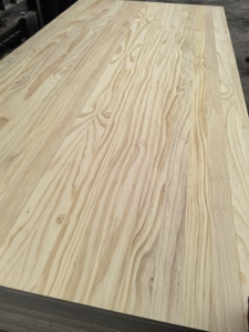 Planches de <span class=keywords><strong>pin</strong></span> <span class=keywords><strong>massif</strong></span> collées sur le bords, grain de bois naturel, qualité usine - Product Image 4