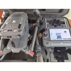 Matrice M350RTK pour la cartographie par drone, Matrice M300 pour la photographie aérienne, et M30T pour l'imagerie thermique avec charge utile multi-cardan - Product Image 6