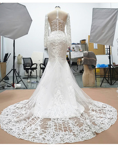 Nouvelle robe de mariée sirène sexy à décolleté plongeant, dentelle ajourée, appliques perlées, manches longues - Product Image 4