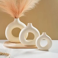 Vases Circulaires Creux Nordiques Blancs Forme Donut, Décoration de Fleurs pour la Maison et le Salon, Accessoires de Décoration Intérieure, Vase en Céramique pour Bureau