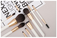 Ensemble de 10 pinceaux de maquillage de luxe blancs à manche en bois Ms.miau avec poils synthétiques doux et vegan pour le visage et le correcteur