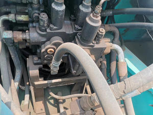 Excavatrice sur chenilles d'occasion KOBELCO SK230-6E 23 tonnes, pelle hydraulique d'occasion SK200-8 SK210-8 de haute qualité - Product Image 2