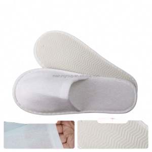 Chaussons d'hiver jetables pour hôtel, en tissu gaufré, avec logo personnalisé et personnalisation, doublure en coton respirant pour usage en spa - Product Image 3