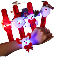 Bracelet lumineux de Noël en tissu peluche motif Père Noël, non toxique, avec anneau à pression, cadeau décoratif pour poignet, jouet lumineux