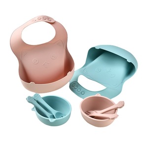 Vente chaude tendance produit nouveauté aspiration <span class=keywords><strong>Silicone</strong></span> bébé assiette <span class=keywords><strong>Table</strong></span> à manger tapis enfant couverts <span class=keywords><strong>Silicone</strong></span> bébé bavoir ensemble d'alimentation - Product Image 1