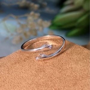 Anello Regolabile con Mani Intrecciate per Donne e Uomini - Product Image 3