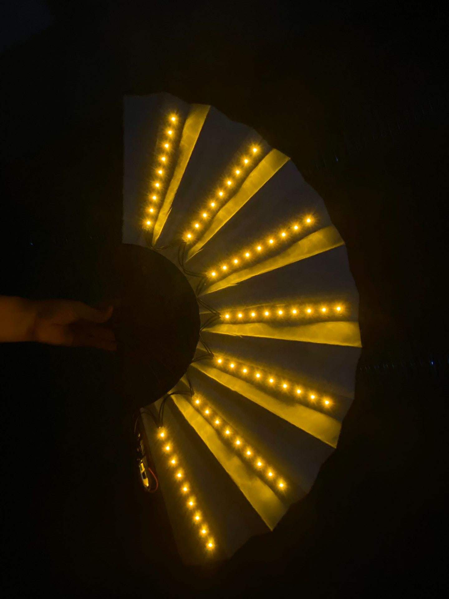 สีเหลือง