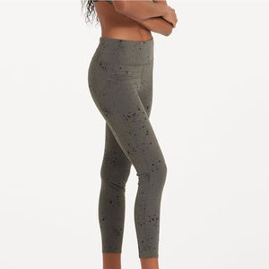 Leggings de yoga pour femmes de haute qualité, tendance, respirants, pantalons de yoga pour l'entraînement, leggings pour femmes de couleur unie personnalisés - Product Image 2