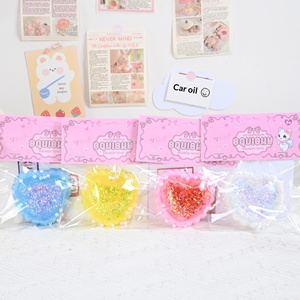 JY Juguete Antiestrés Creativo con Forma de Corazón Brillante de San Valentín para Niñas y Trabajadoras de Oficina - Product Image 4