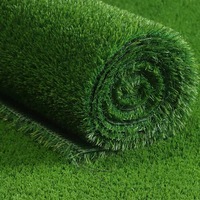Gazon artificiel artificiel artificiel pour terrain de football, balcon, isolation du toit, faux tapis vert pour clôture pour l'extérieur