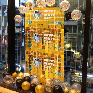 Cortina Decorativa de Cumpleaños con Diseño de Cuadrados Españoles de 1x2 Metros, Fondo Degradado con Borlas para Decoración de Fiestas y Navidad - Product Image 2