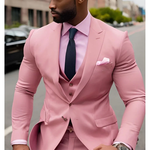 Elegante rosa Anzüge für Männer Luxus <span class=keywords><strong>Prom</strong></span> Party Full Sets Peaked Revers Slim Fit Herren bekleidung <span class=keywords><strong>3</strong></span>-teilige Jacke Hosen Weste - Product Image 3