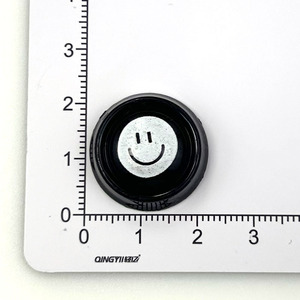 Ornements en résine plastique noir et blanc pour coques de téléphone DIY, pinces à cheveux, fournitures d'artisanat, printemps 2024 - Product Image 3