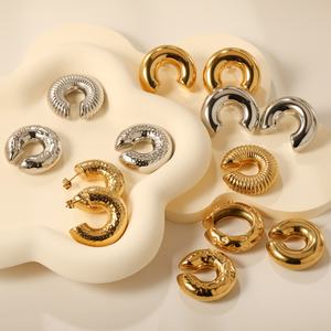 Pendientes de Aro Gruesos Personalizables al por Mayor, Chapados en Oro de 18K, de Acero Inoxidable, Minimalistas, Huecos, para Mujer - Product Image 3